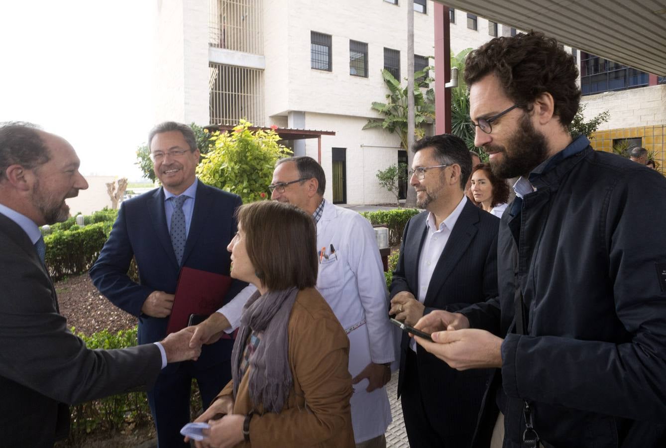 La secretaria autonómica, Dolores Salas, visita el Hospital de la Vega Baja por la ampliación de Urgencias