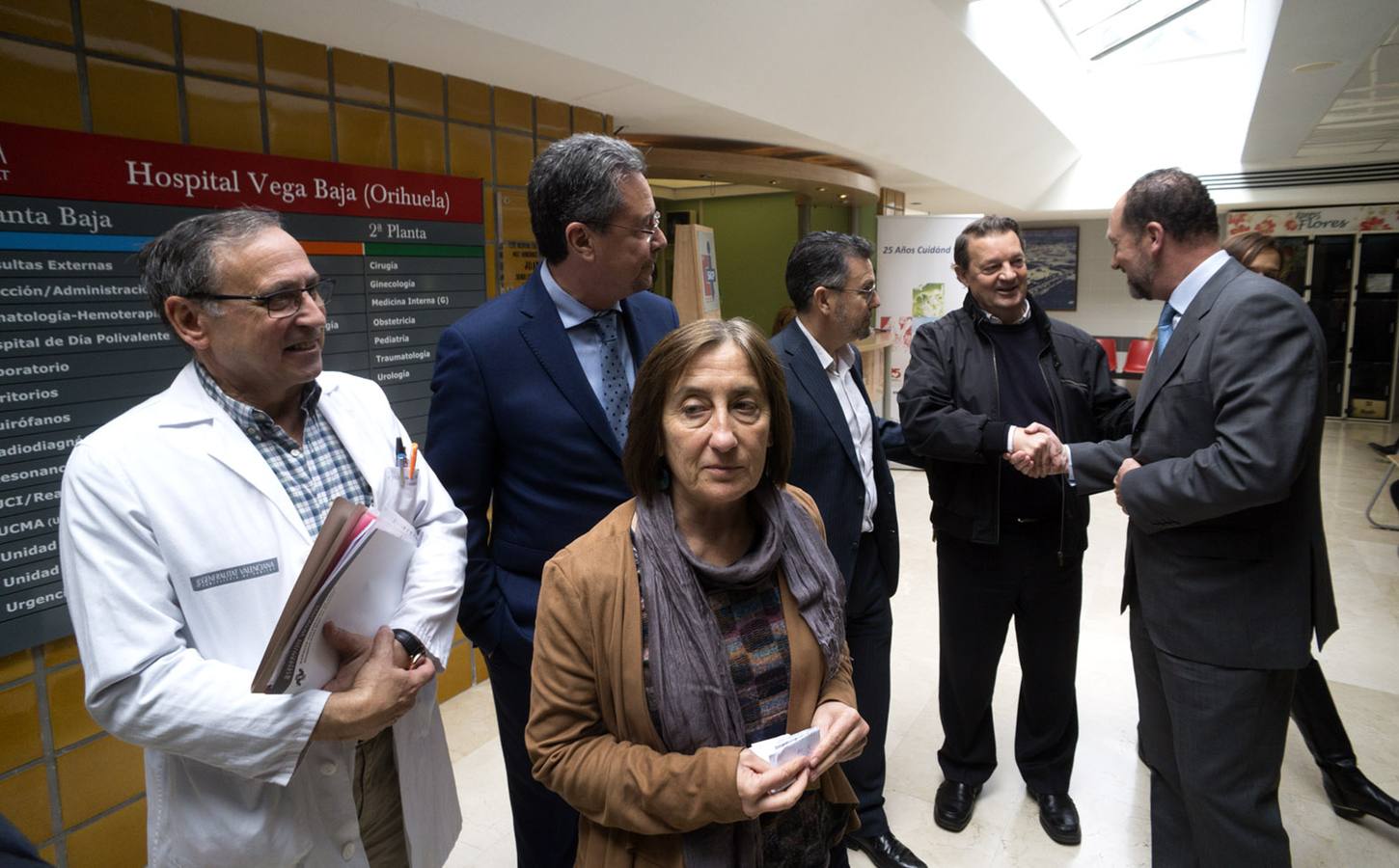 La secretaria autonómica, Dolores Salas, visita el Hospital de la Vega Baja por la ampliación de Urgencias