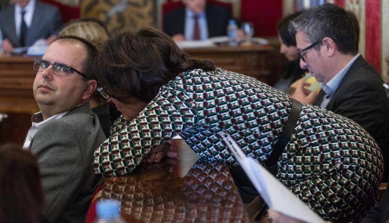 El tripartito saca a pasear Imelsa para atacar a un PP más combativo en el Pleno