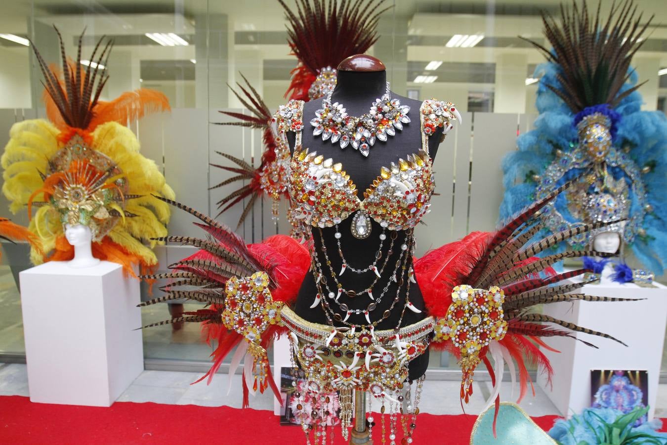 Plumas y lentejuelas de Carnaval