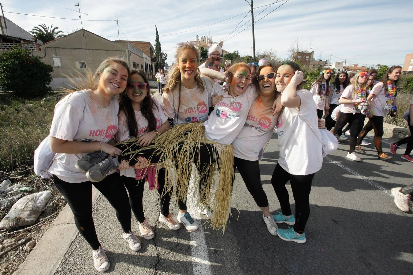 La &#039;Holi Run&#039; llena las calles de color