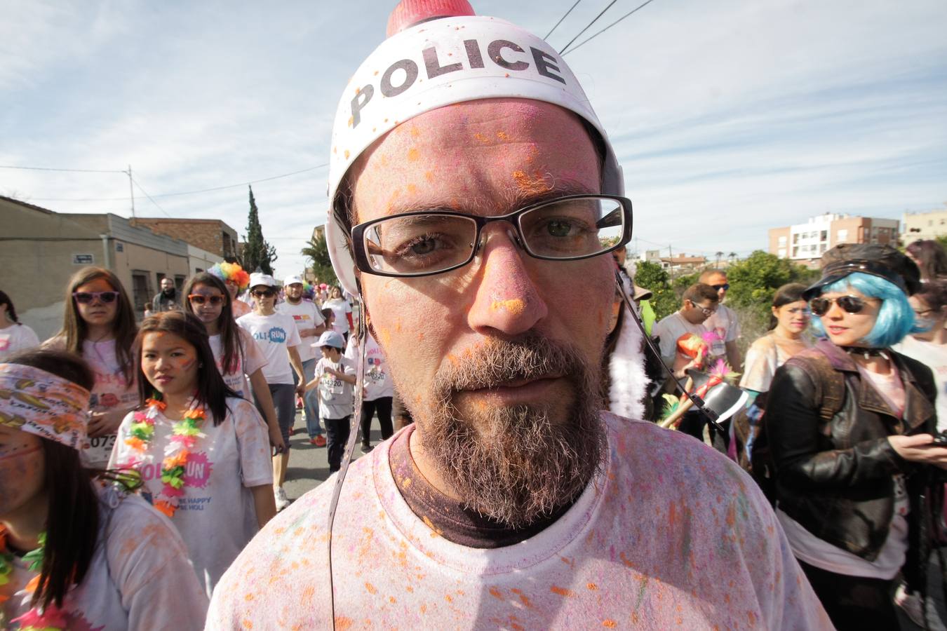 La &#039;Holi Run&#039; llena las calles de color