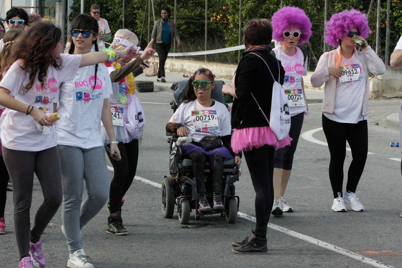 La &#039;Holi Run&#039; llena las calles de color