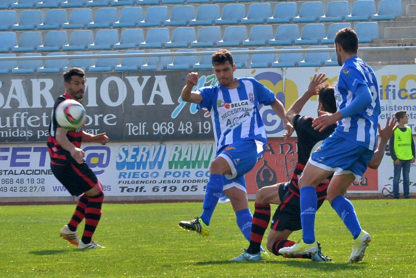 Las imágenes de la goleada de La Hoya al Melilla (6-1)