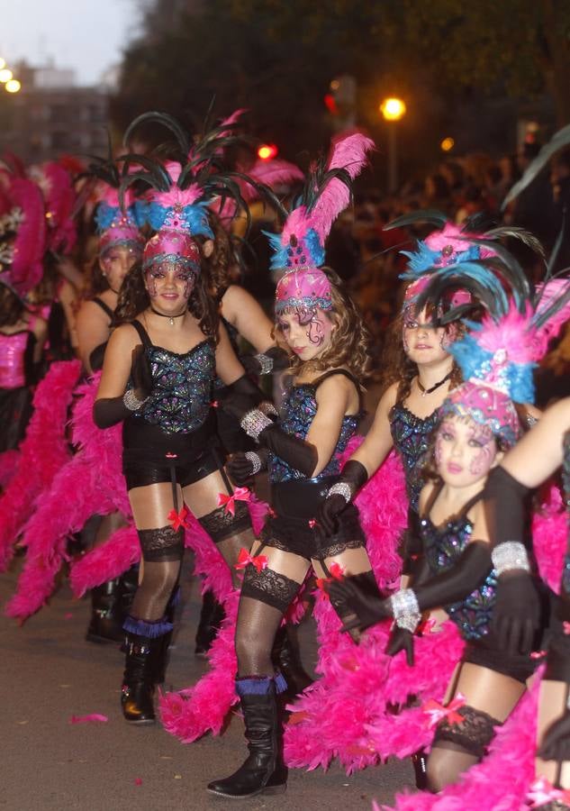 El Carnaval gana al frío de calle en Cartagena