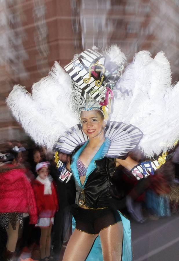 El Carnaval gana al frío de calle en Cartagena