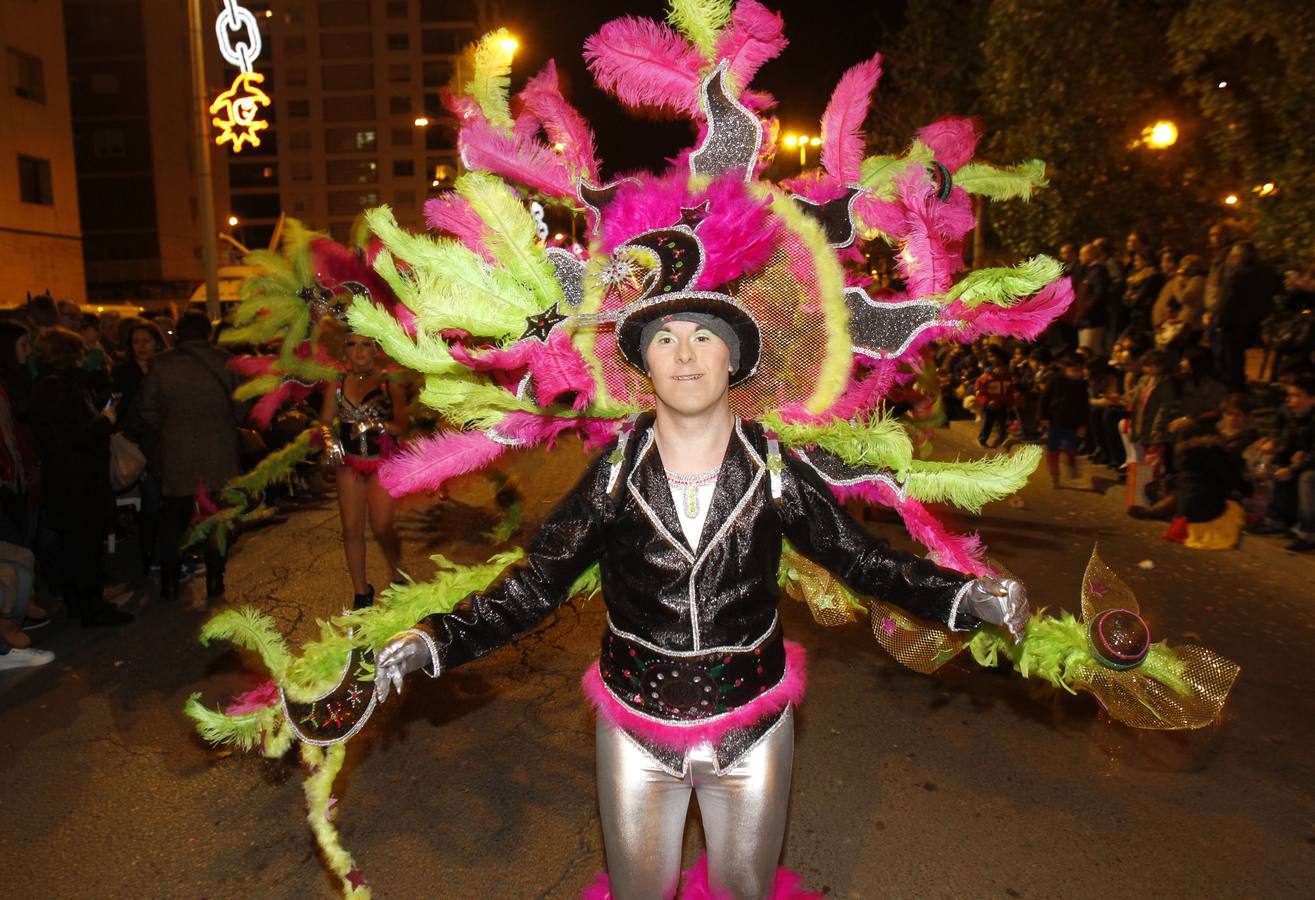 El Carnaval gana al frío de calle en Cartagena