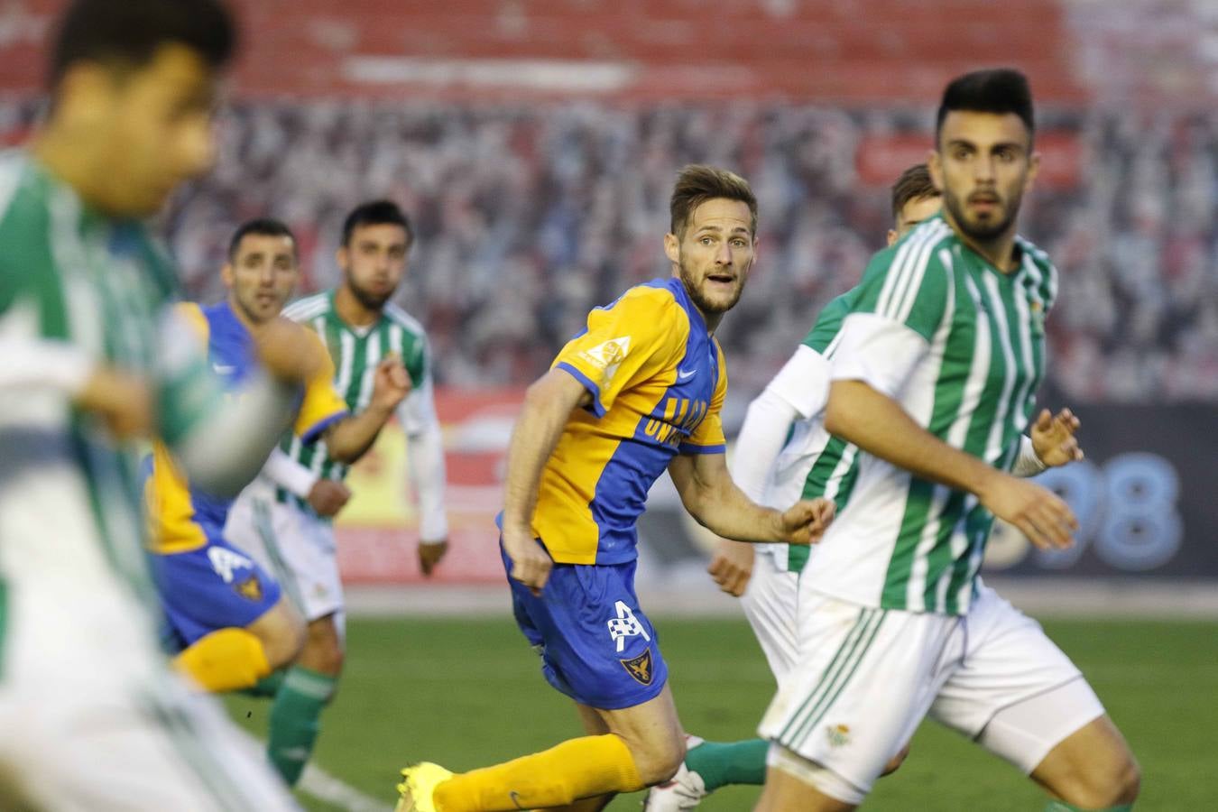 El UCAM recorta distancias (1-0)