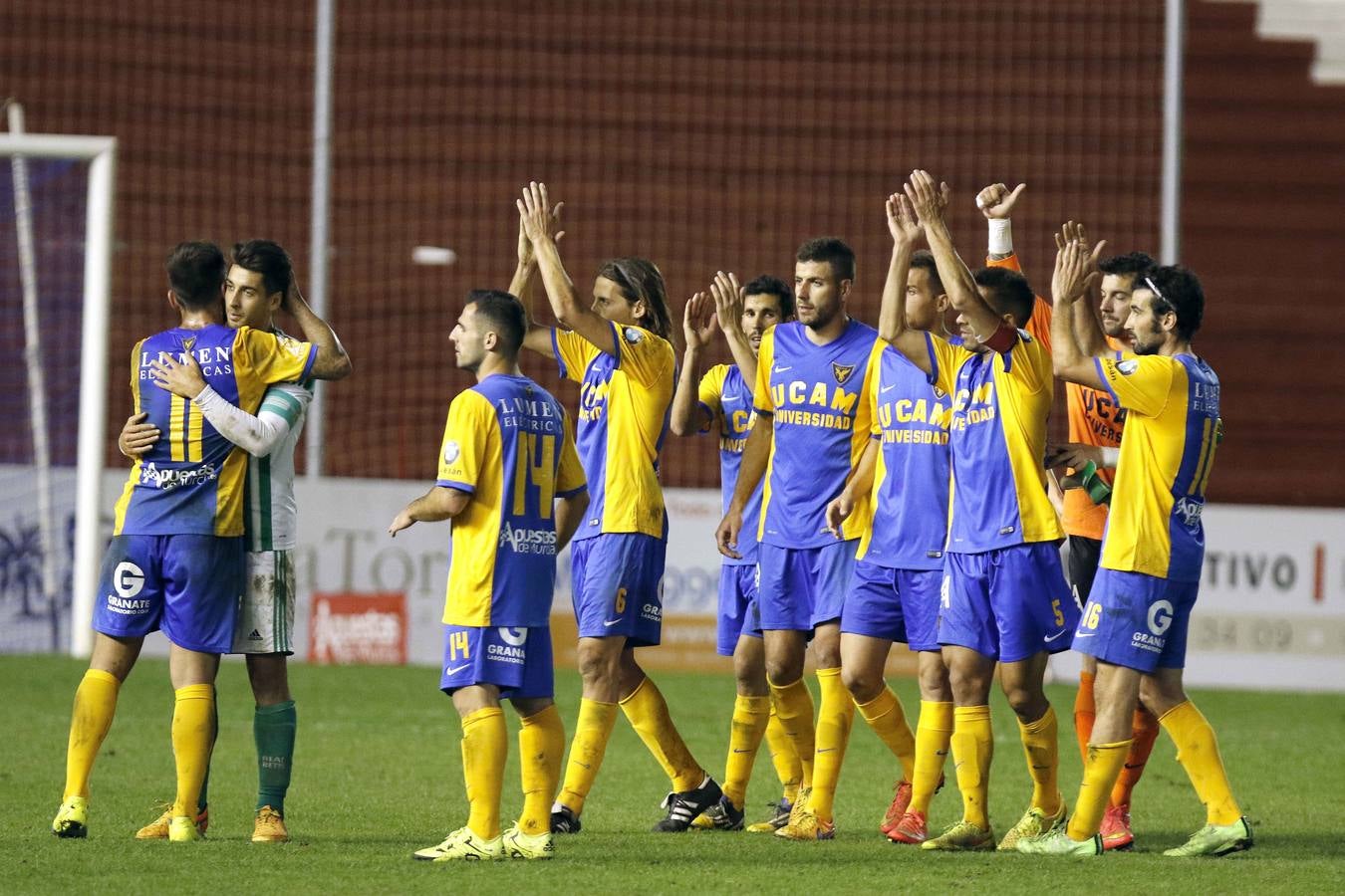 El UCAM recorta distancias (1-0)