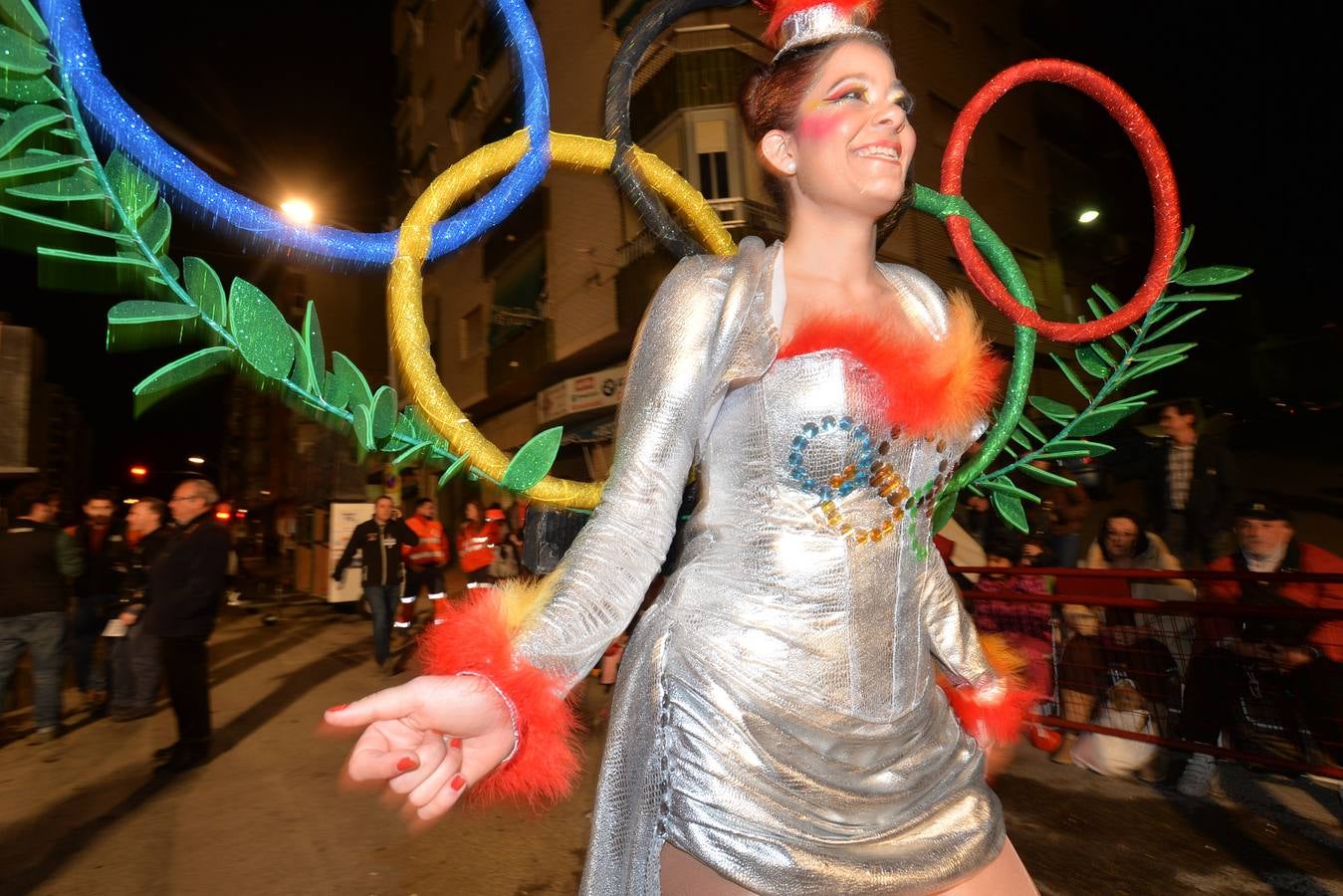 Belleza y plumas contra el viento