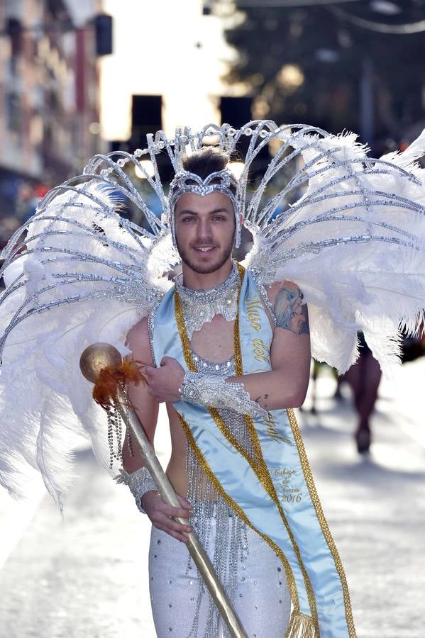 El Cabezo vibra con su desfile grande