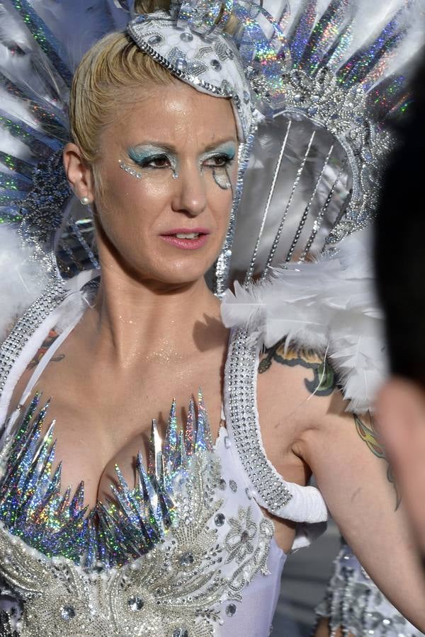 El Cabezo vibra con su desfile grande