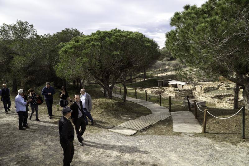 Visita de la directora general de Cultura al Parque Arqueológico de Guardamar