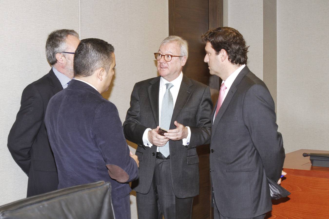 Garre rebate a Valcárcel y se alía con la oposición