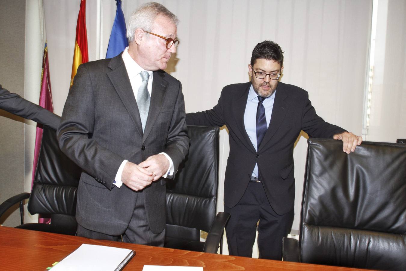 Garre rebate a Valcárcel y se alía con la oposición