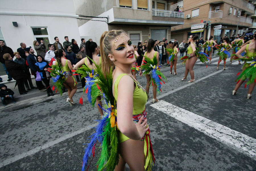 Las comparsas de Llano de Brujas despiden el Carnaval