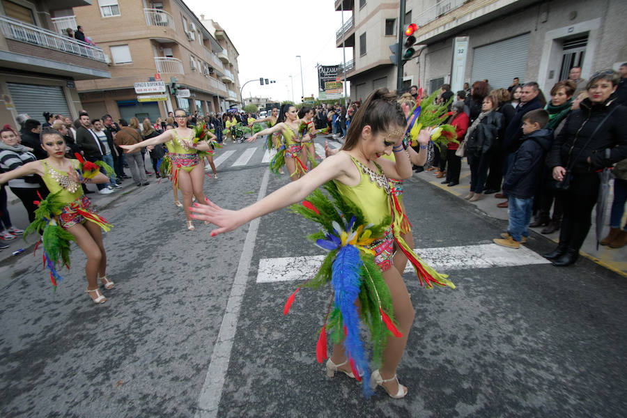 Las comparsas de Llano de Brujas despiden el Carnaval