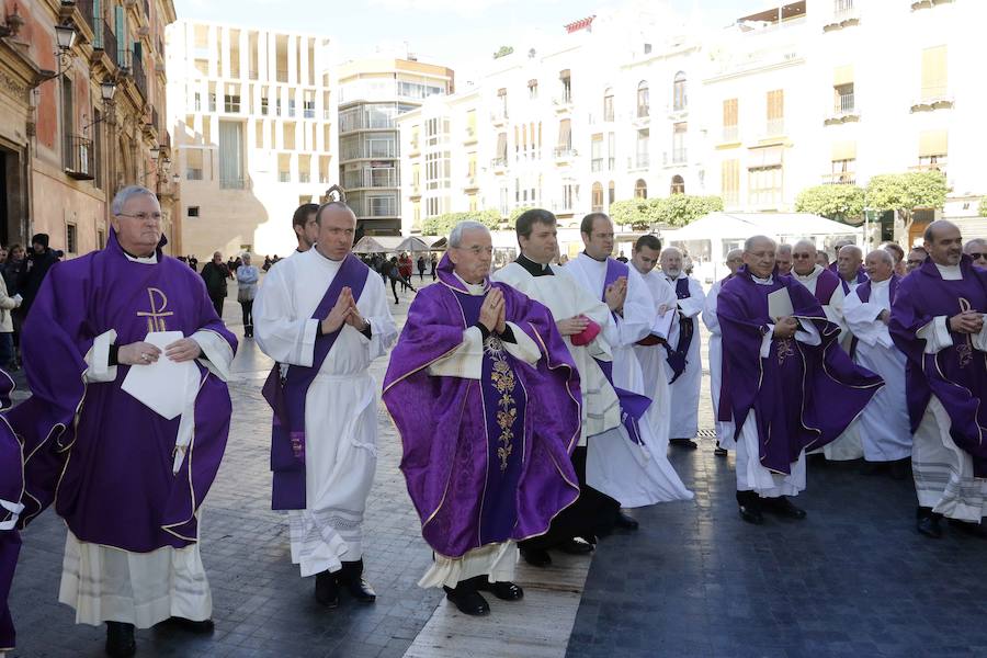 El nuncio del Papa preside la celebración jubilar de los sacerdotes en la Catedral