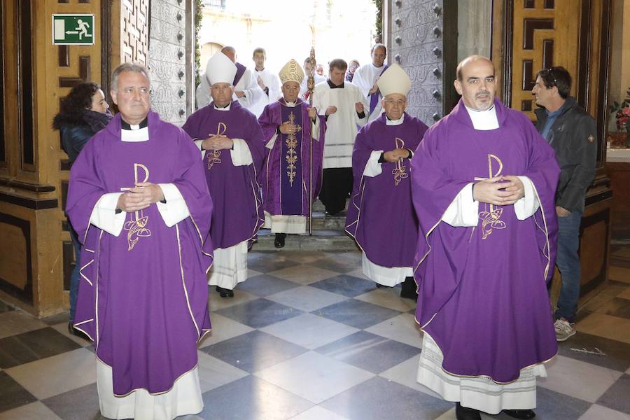 El nuncio del Papa preside la celebración jubilar de los sacerdotes en la Catedral