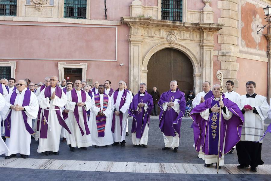 El nuncio del Papa preside la celebración jubilar de los sacerdotes en la Catedral