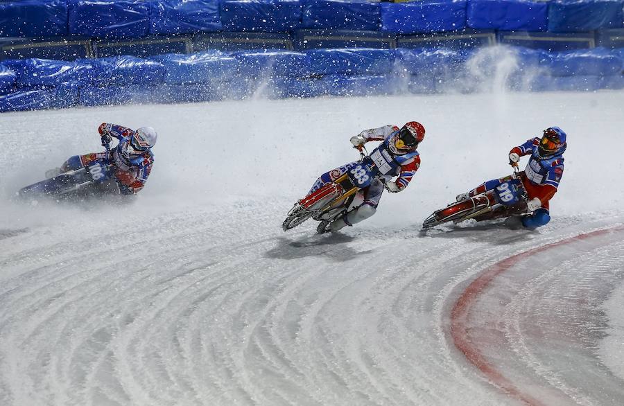 Hielo y motos a toda velocidad