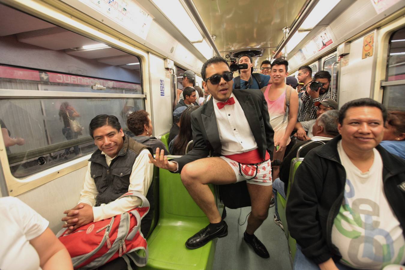 Sin pantalones en el metro