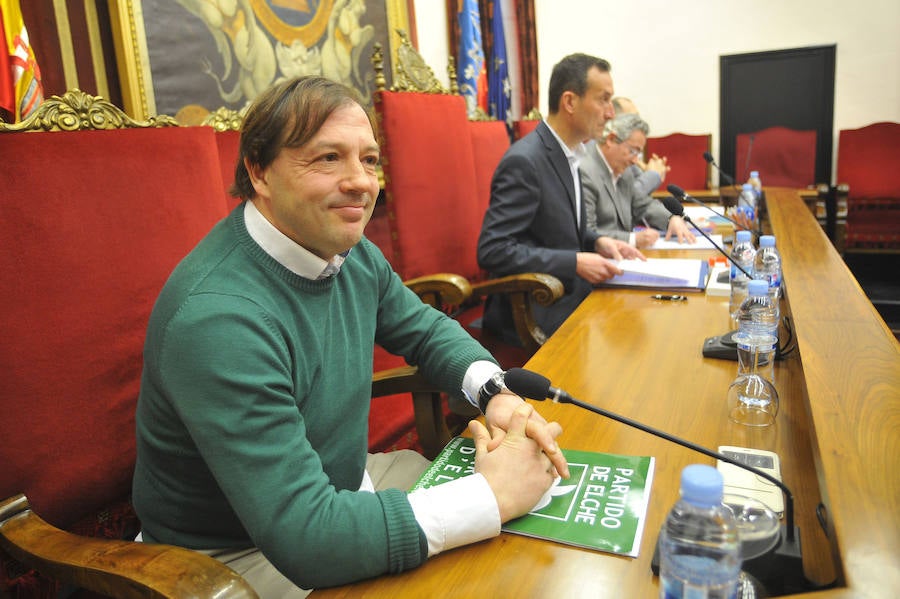 Pleno en el Ayuntamiento de Elche