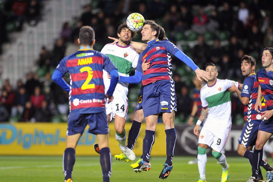 El Elche empata contra el Llagostera