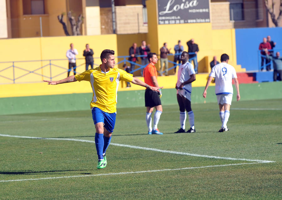 El Orihuela asalta al Torrevieja