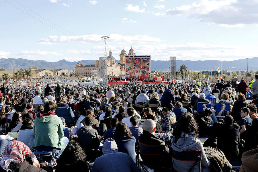 Kiko Argüello congrega a miles de personas en la UCAM