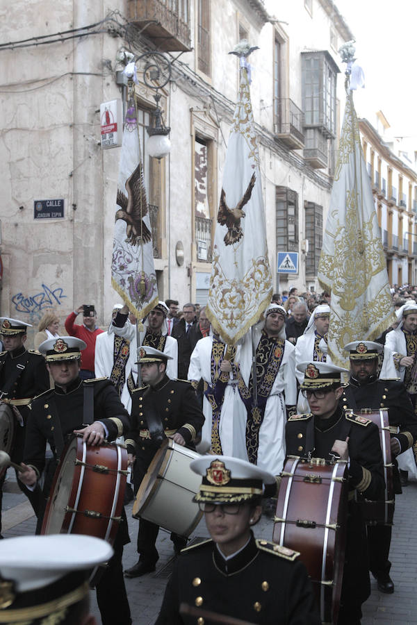 Una marea blanca recorre el casco antiguo y el centro de Lorca