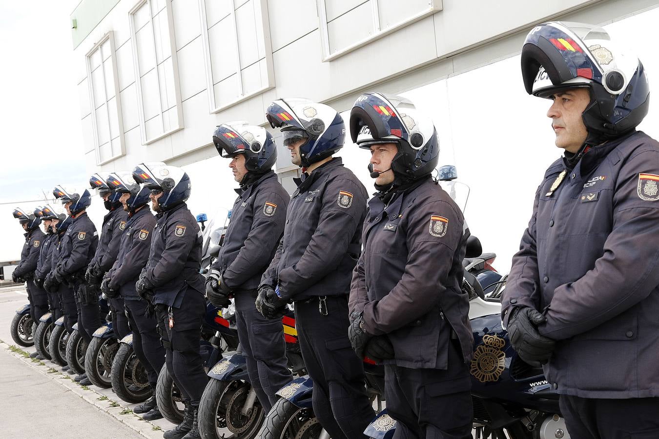 Los polis dominan las dos ruedas