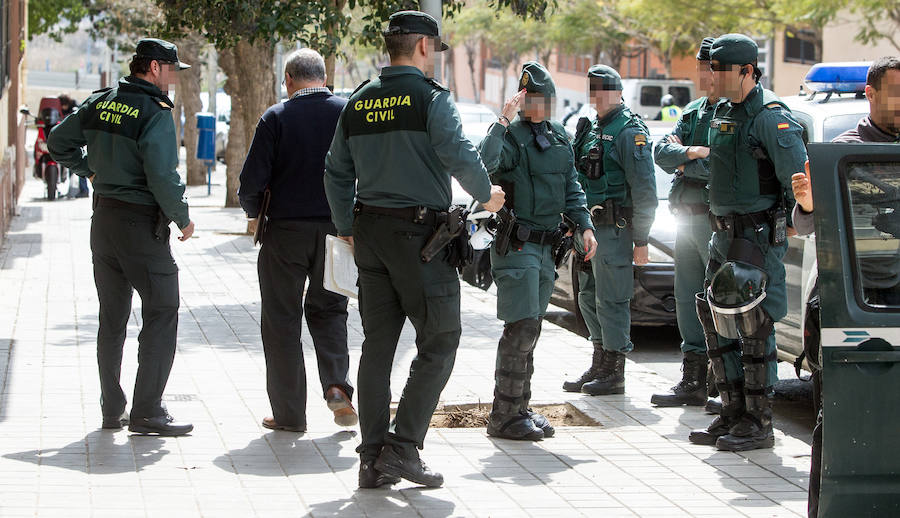 Operación de la Guardia Civil en el barrio José Antonio