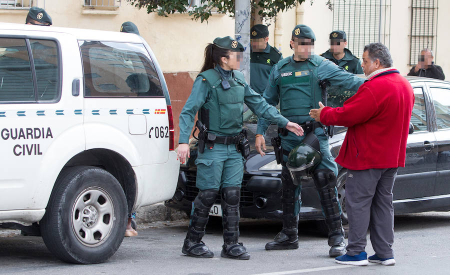 Operación de la Guardia Civil en el barrio José Antonio