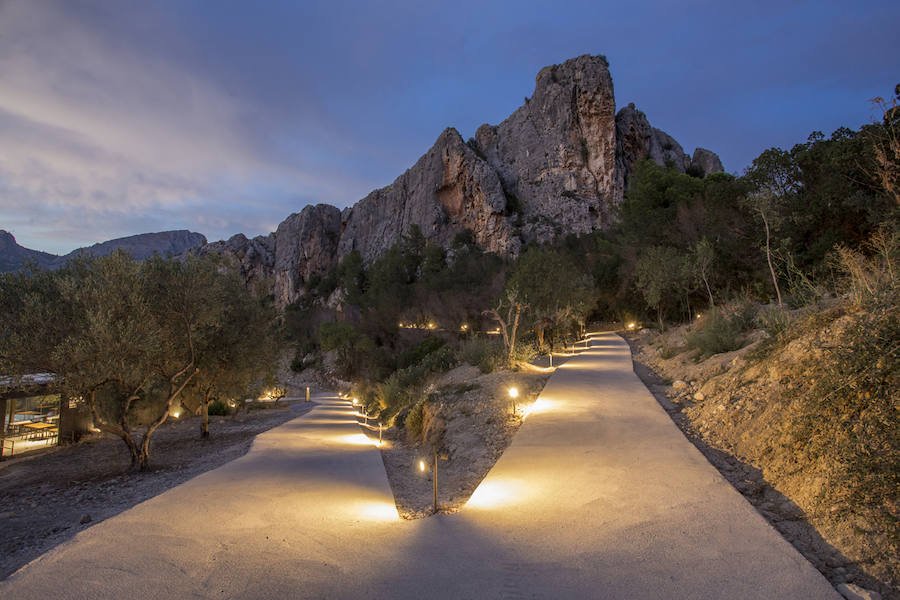 Benimantell tiene el hotel mejor integrado en la naturaleza