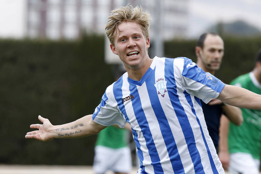 El Jumilla se aleja del descenso