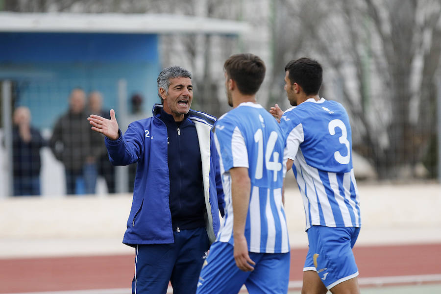 El Jumilla se aleja del descenso