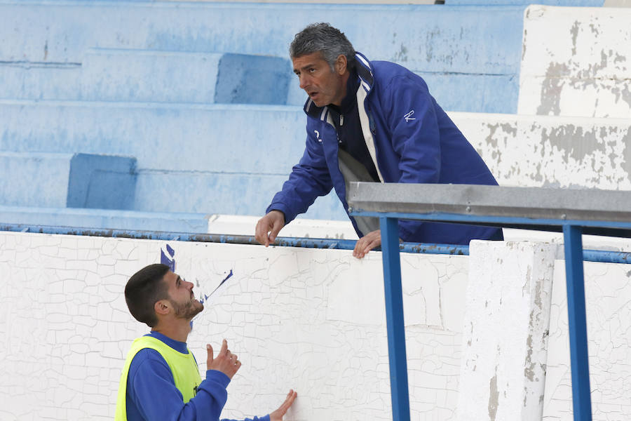 El Jumilla se aleja del descenso