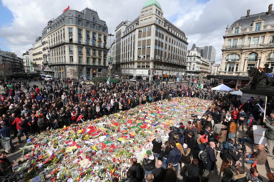 Tensión en el homenaje a las víctimas en Bruselas