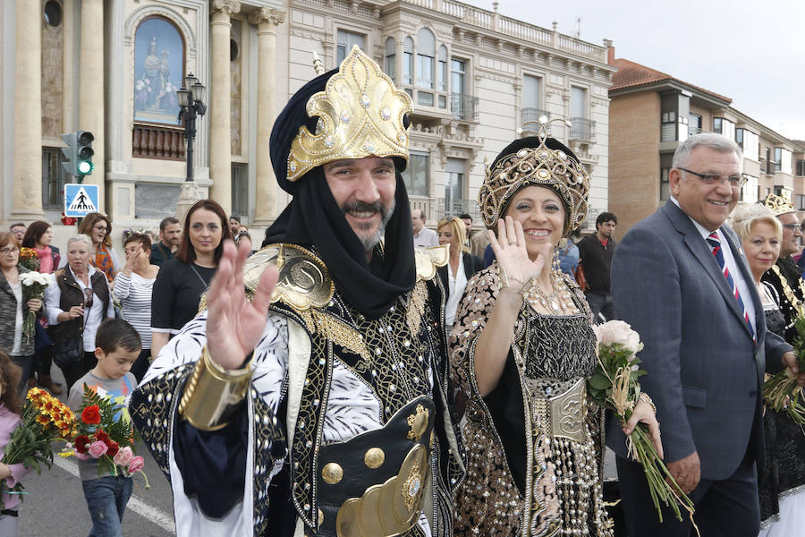 Capazos de flores para la Morenica