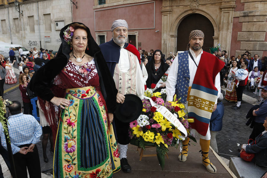 Capazos de flores para la Morenica