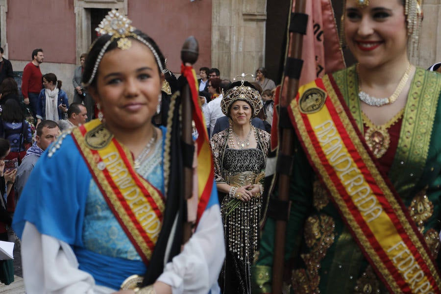 Capazos de flores para la Morenica