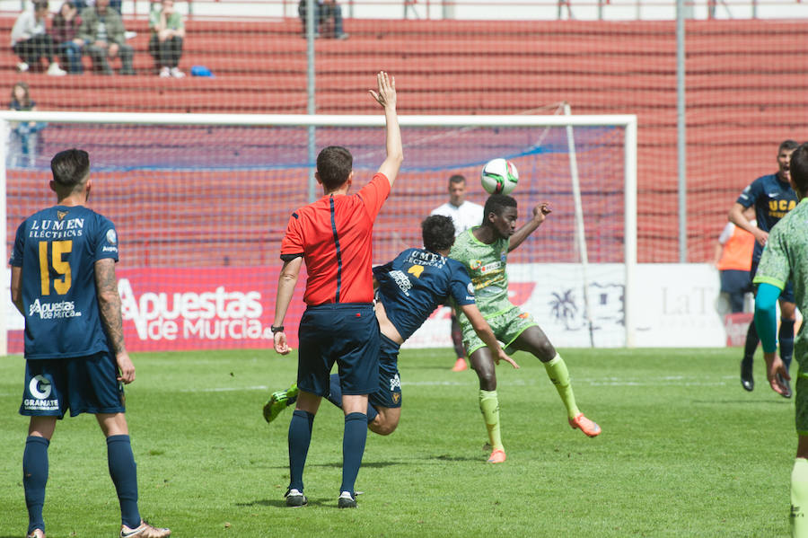 El UCAM salva los muebles (1-1)