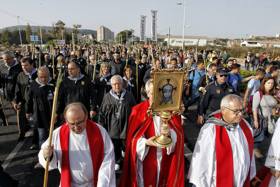 Miles de romeros participan en la Peregrina (I)