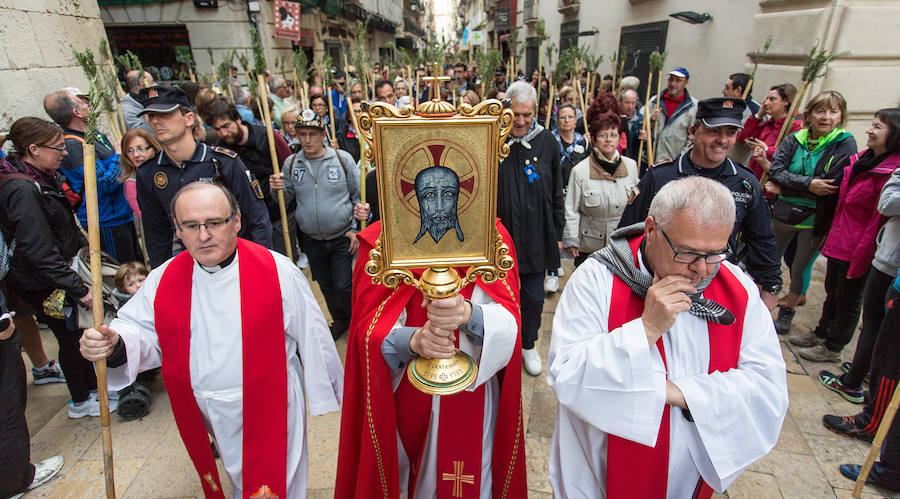 Miles de romeros participan en la Peregrina (II)