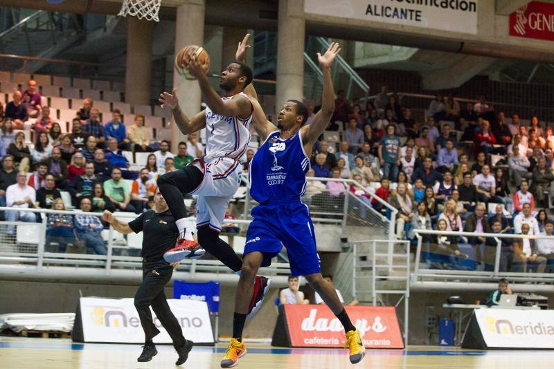 Las mejores imágenes del Lucentum-CB Tarragona (64-75)