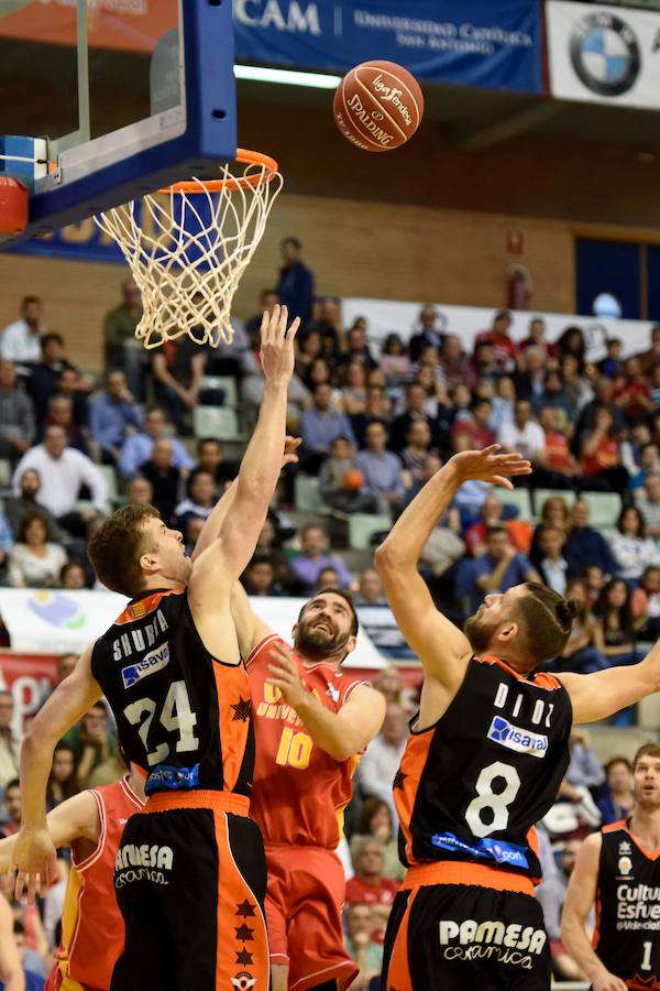 El UCAM CB arrolla al Valencia Basket tras el descanso (80-62)