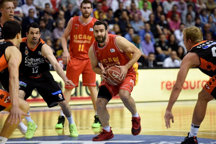 El UCAM CB arrolla al Valencia Basket tras el descanso (80-62)