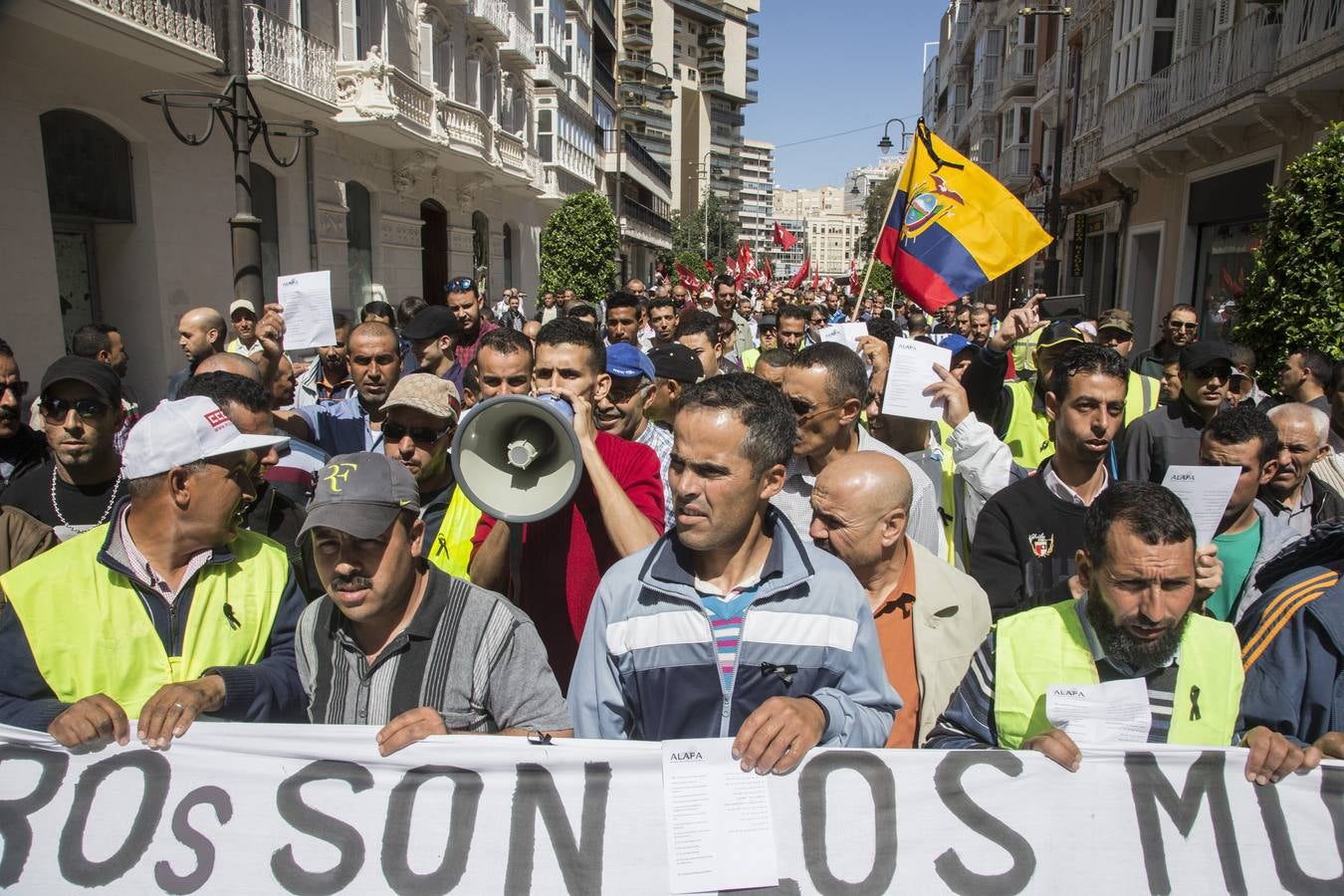 Más de mil personas se manifiestan en Cartagena en el Día Internacional de los Trabajadores
