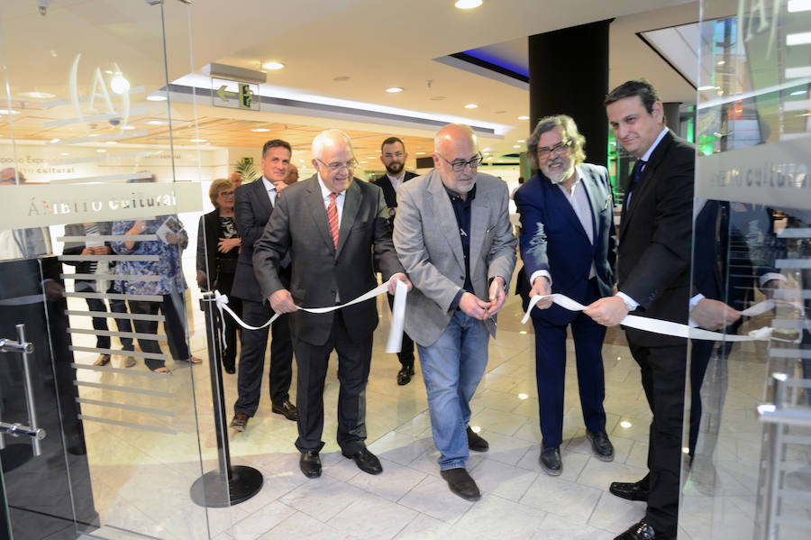 Una muestra del Misteri inaugura el Ámbito Cultural de El Corte Inglés